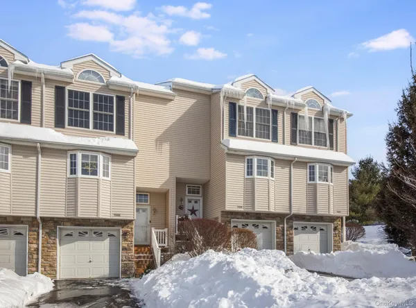 $469,900 | 1604 Pondview Loop, Wappingers Falls, NY 12590