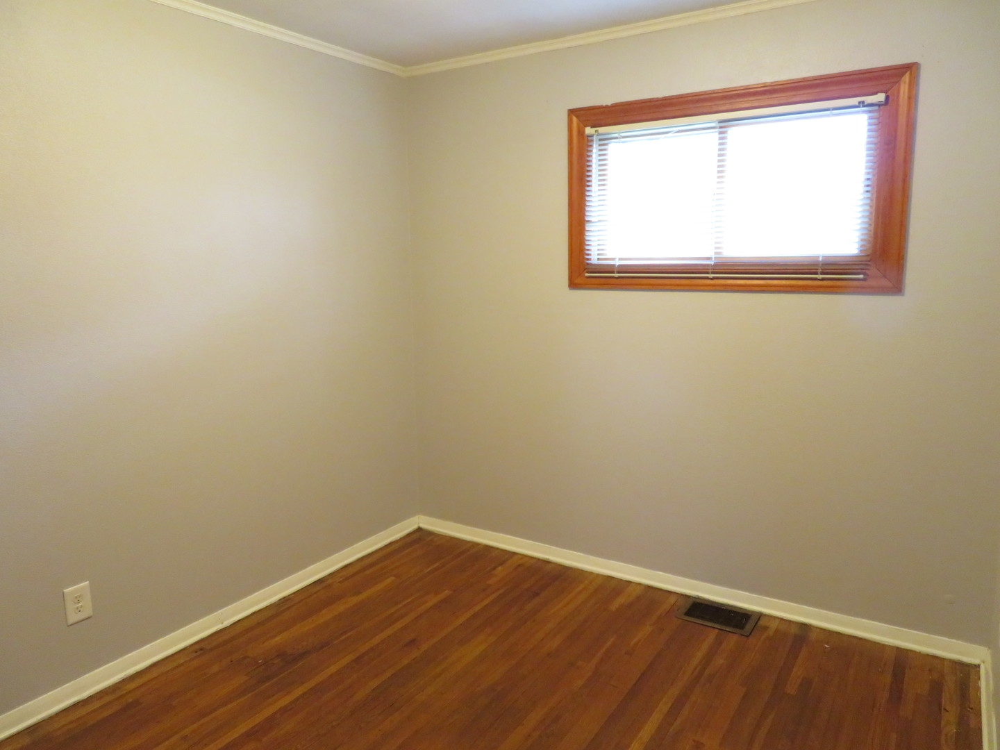1107 Westminster Road Joliet, IL 60435 - Photo 20 of 28