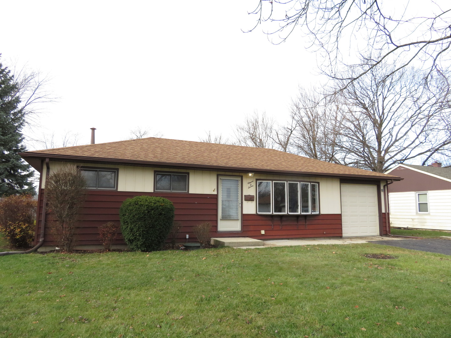 1107 Westminster Road Joliet, IL 60435 - Photo 3 of 28