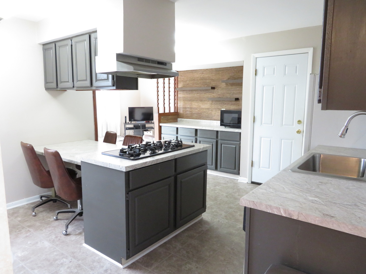1107 Westminster Road Joliet, IL 60435 - Photo 7 of 28