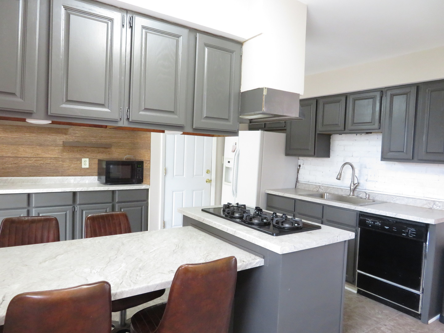 1107 Westminster Road Joliet, IL 60435 - Photo 9 of 28