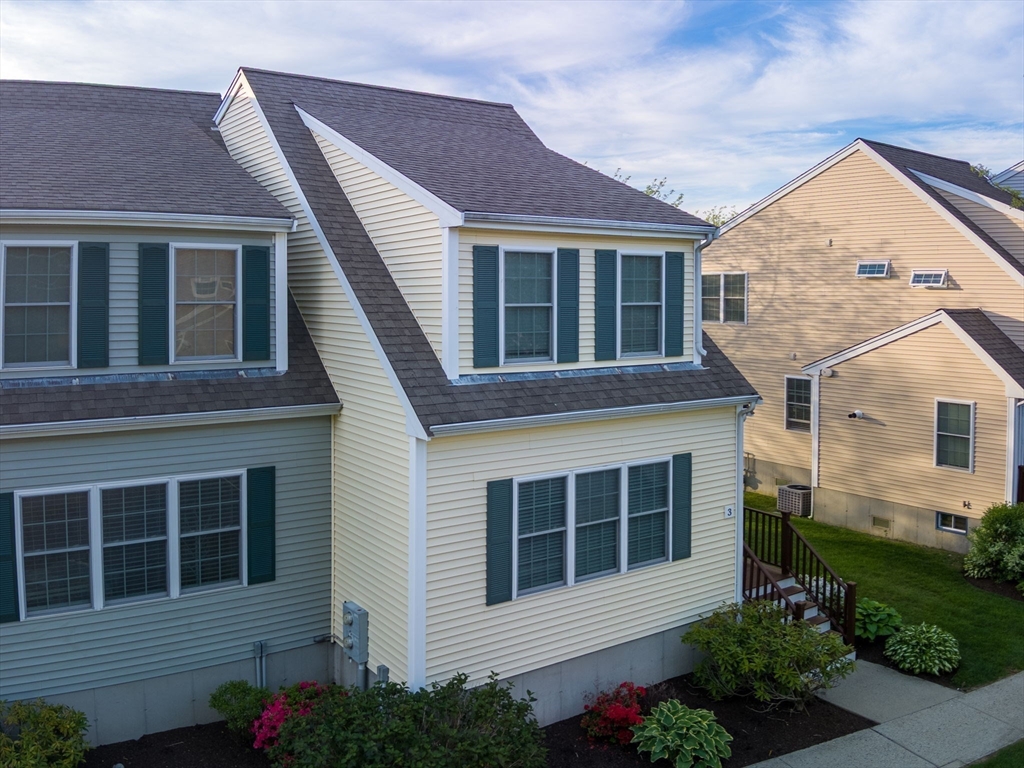 3 Carleton Street, Unit 3 Wareham, MA 02558 - Photo 3 of 41