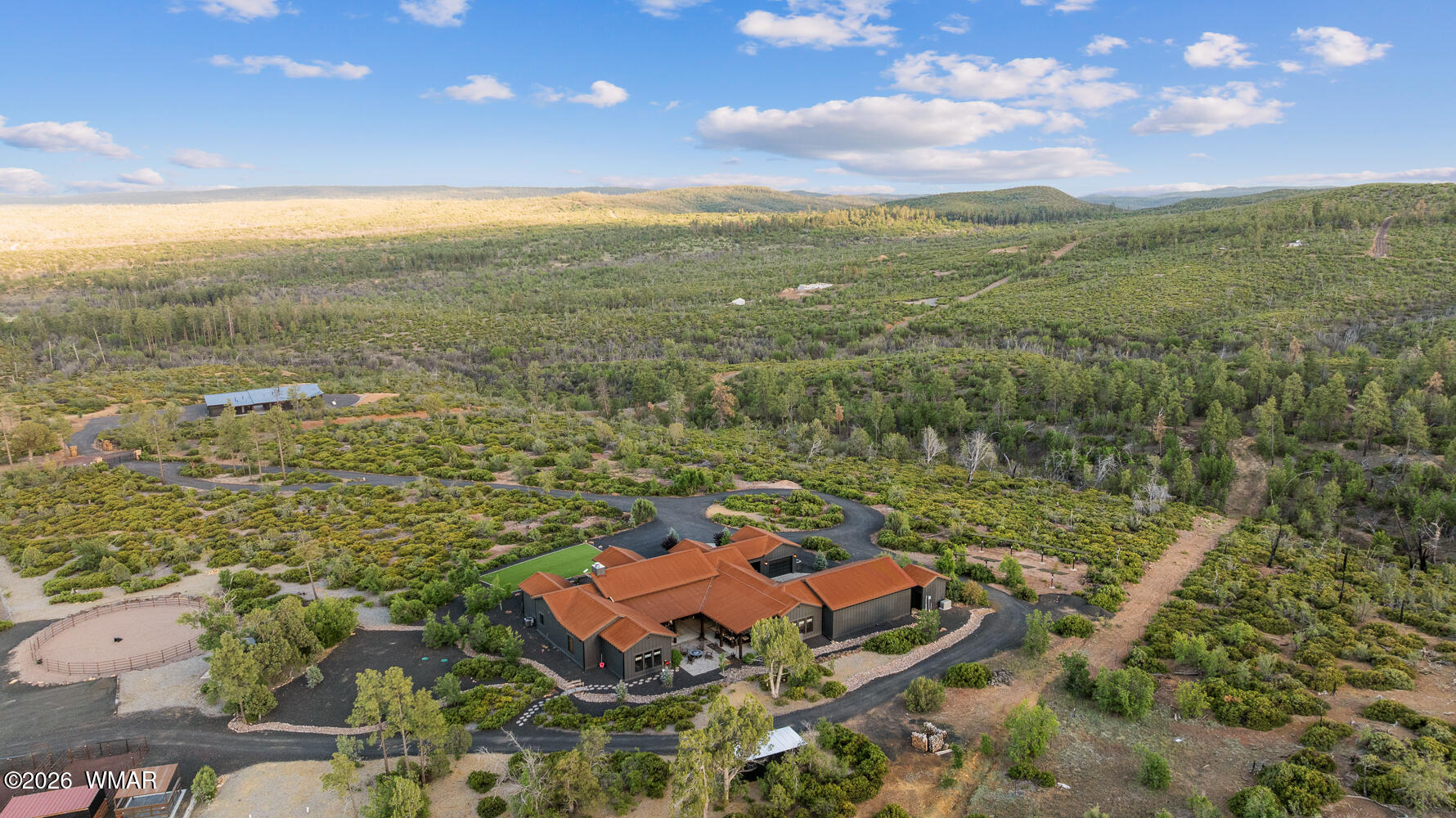 512 Fieldy Road Show Low, AZ 85901 - Photo 124 of 128 a view of a city