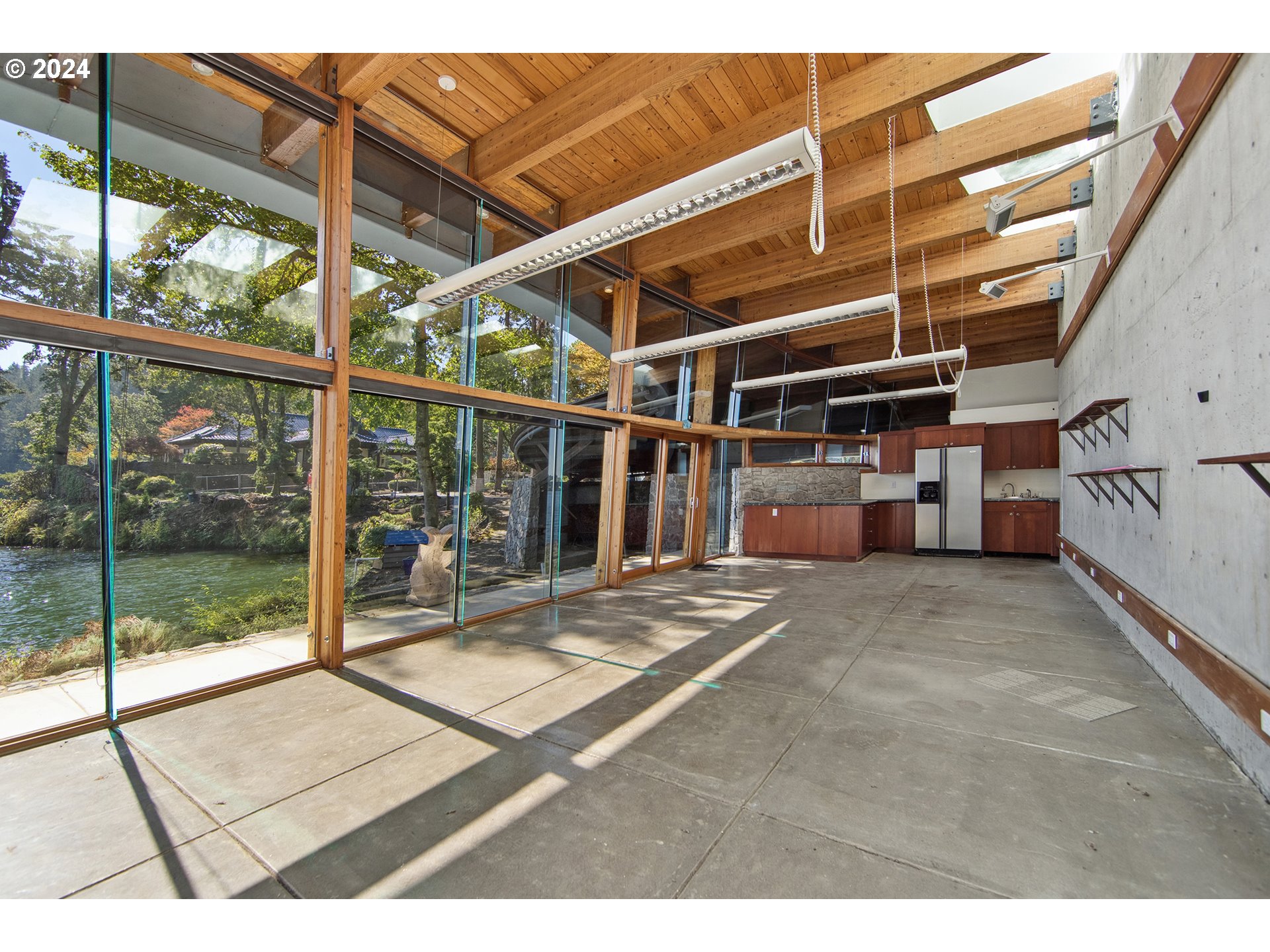 1900 Twin Points Road Lake Oswego, OR 97034 - Photo 15 of 48