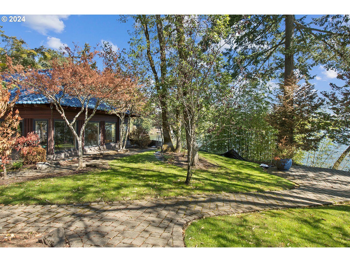 1900 Twin Points Road Lake Oswego, OR 97034 - Photo 22 of 48