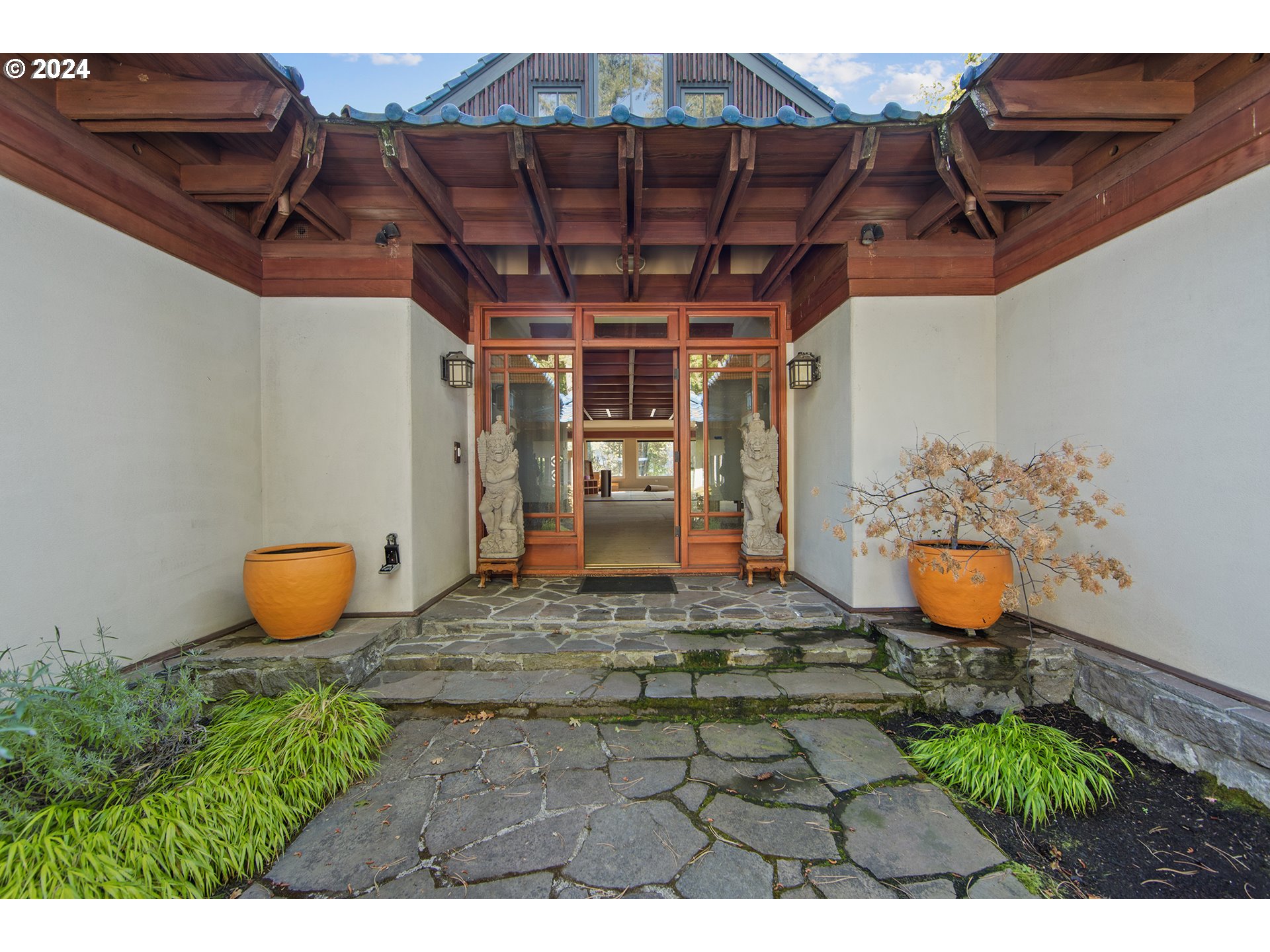 1900 Twin Points Road Lake Oswego, OR 97034 - Photo 3 of 48