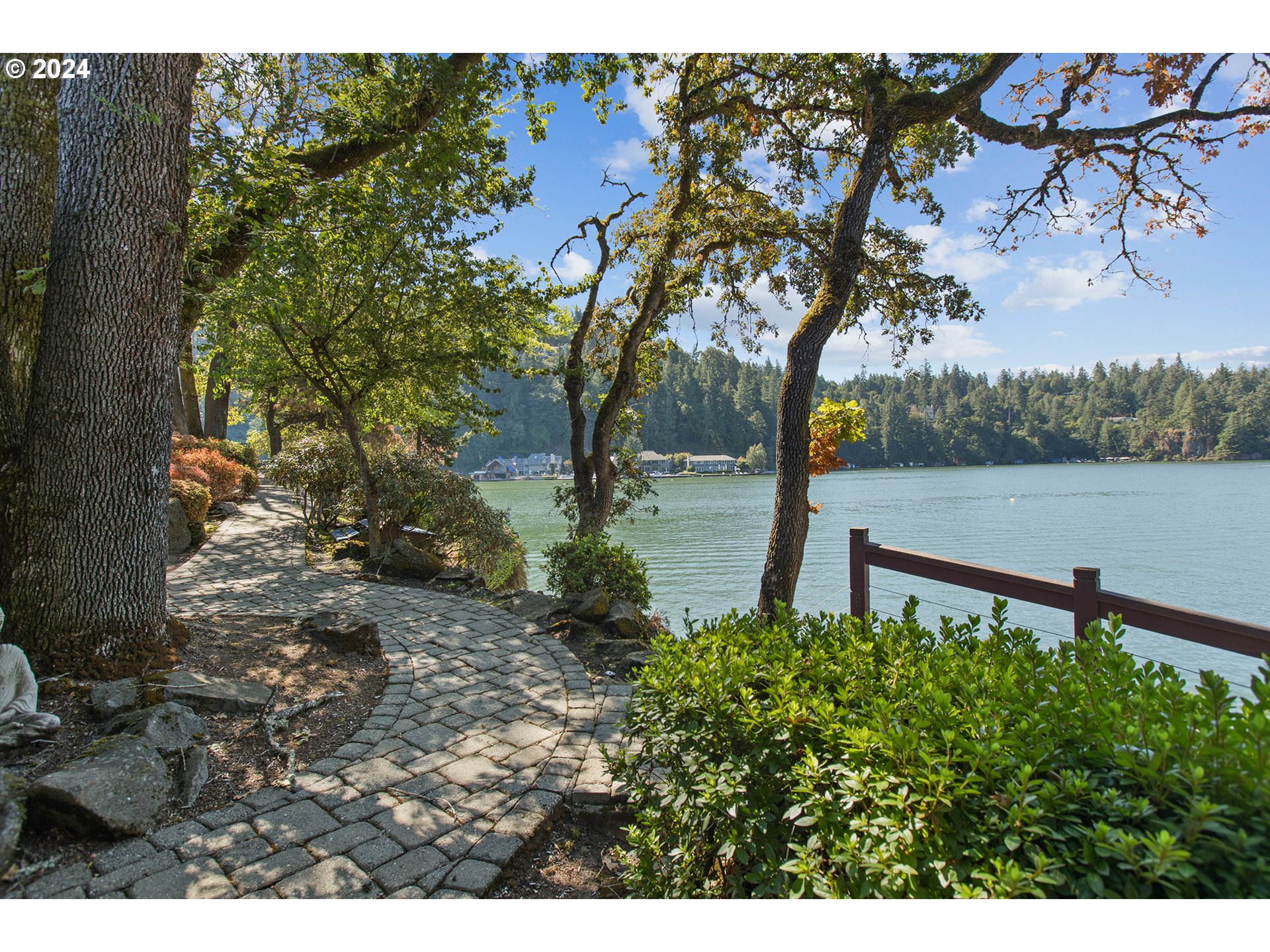1900 Twin Points Road Lake Oswego, OR 97034 - Photo 34 of 48