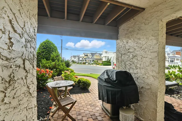 $2,295,000 | 1503 Atlantic Avenue, Longport, NJ 08403