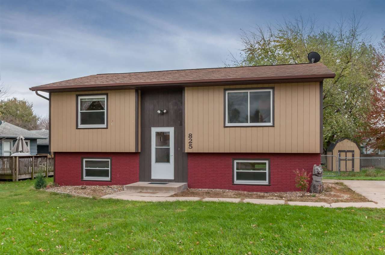 825 Prairie Ridge Road North Liberty, IA 52317 - Photo 1 of 25 Gallery Image 1