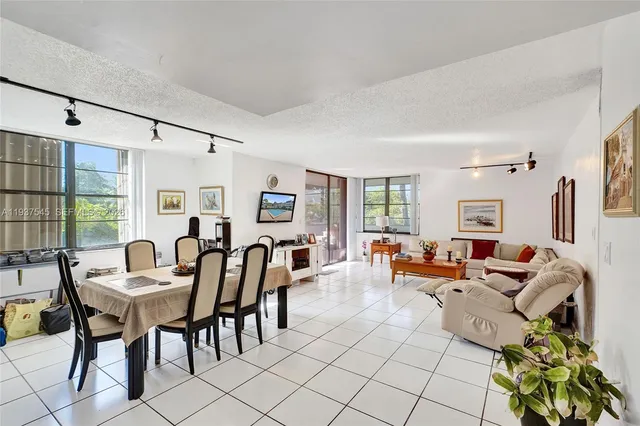 $250,000 | 10854 North Kendall Drive, Unit 221, Miami, FL 33176