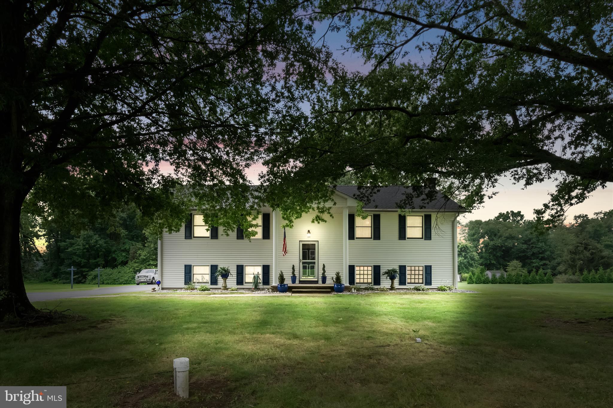 334 Sharon Road Hightstown, NJ 08520 - Photo 2 of 35