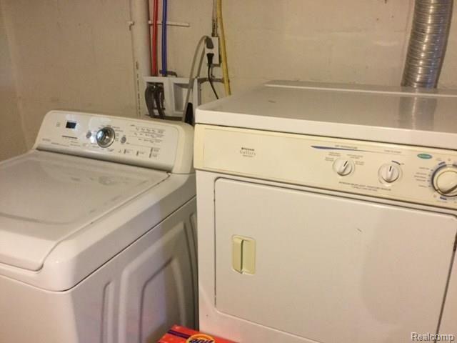2878 York Rochester, MI 48309 - Photo 13 of 17 IMG_5577.JPG