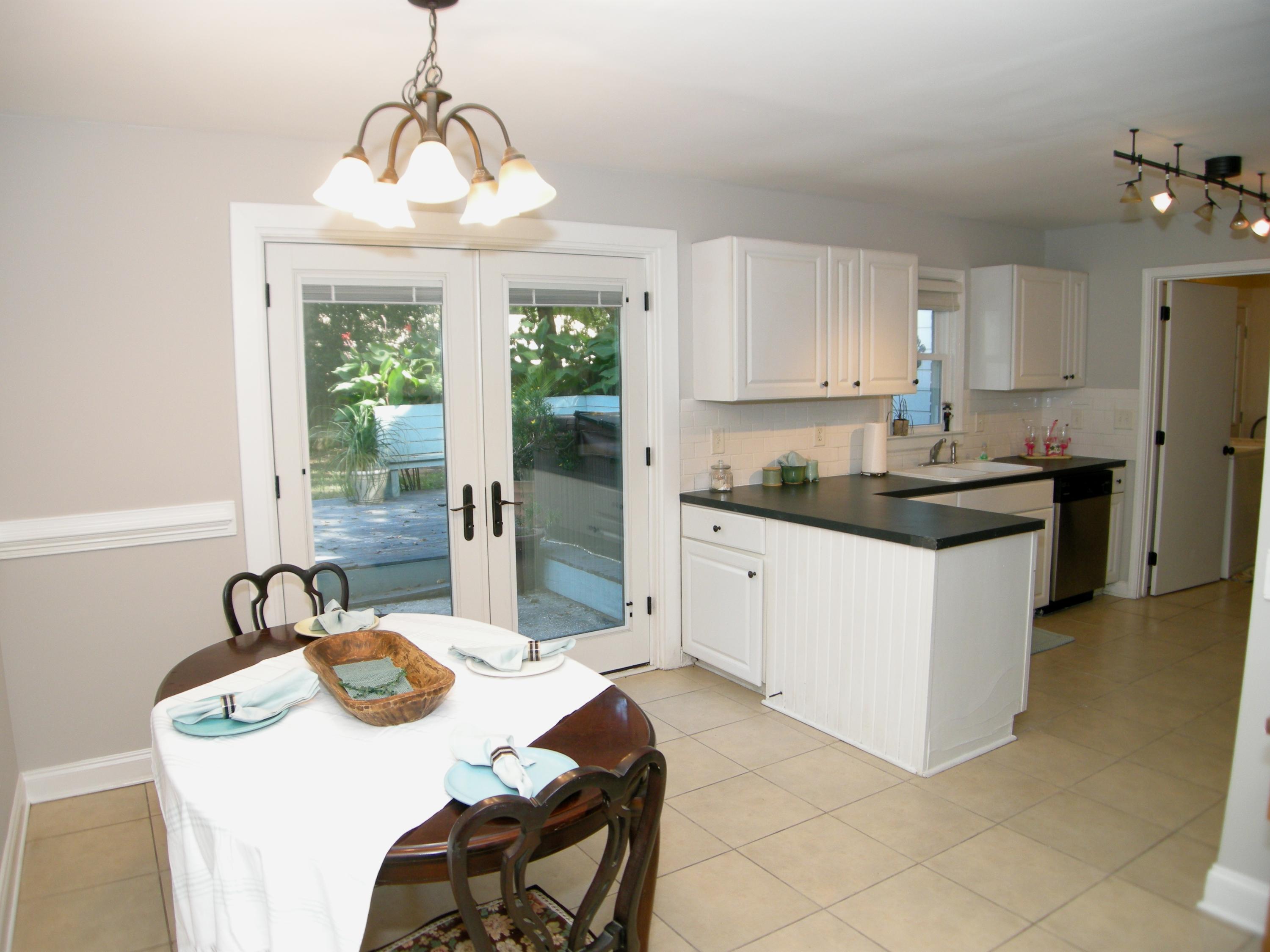 1418 Fort Johnson Road Charleston, SC 29412 - Photo 3 of 28 08