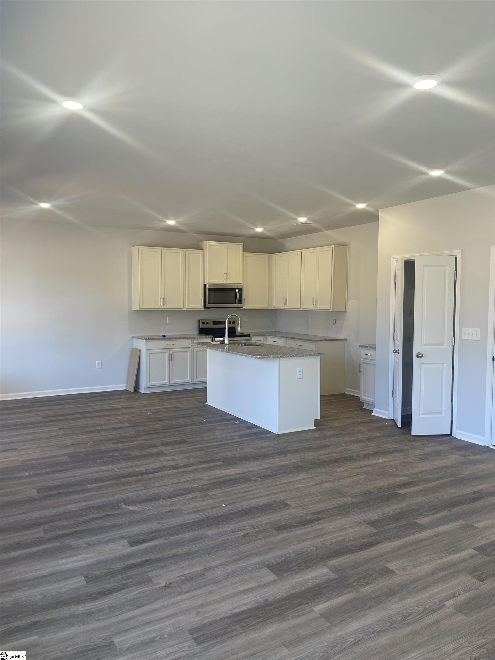 4000 Zepelin Way Roebuck, SC 29376 - Photo 6 of 10