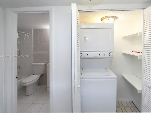 $2,150 | 9440 West Flagler Street, Unit 404, Miami, FL 33174