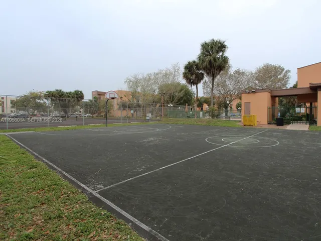 $2,150 | 9440 West Flagler Street, Unit 404, Miami, FL 33174