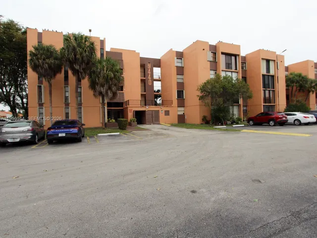 $2,150 | 9440 West Flagler Street, Unit 404, Miami, FL 33174