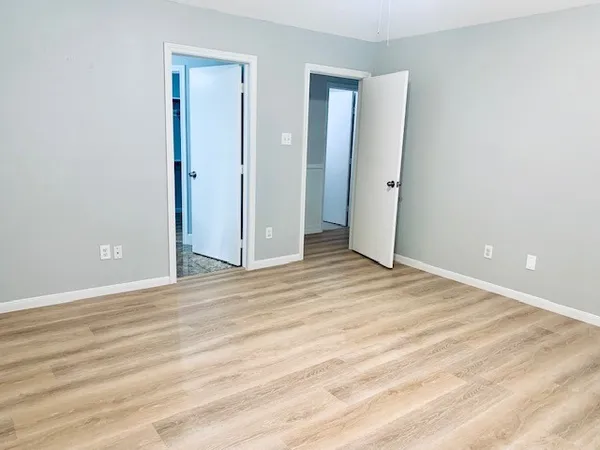 $2,000 | 2505 Overland Trail, Dickinson, TX 77539