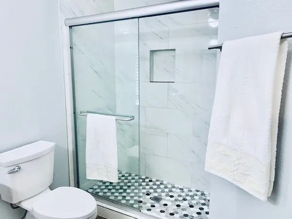 $2,000 | 2505 Overland Trail, Dickinson, TX 77539