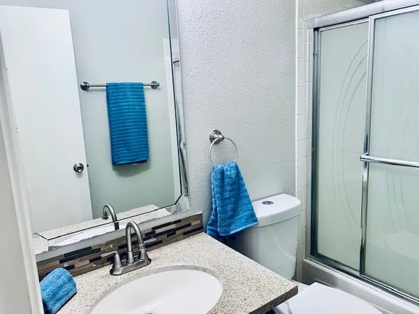 $2,000 | 2505 Overland Trail, Dickinson, TX 77539