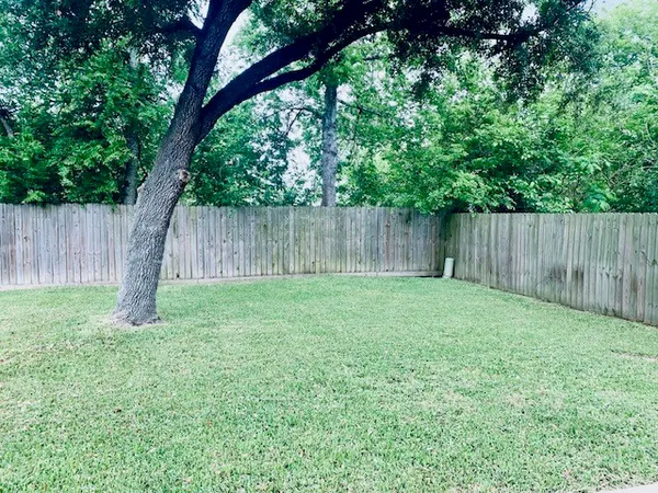 $2,000 | 2505 Overland Trail, Dickinson, TX 77539