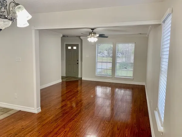 $2,000 | 2505 Overland Trail, Dickinson, TX 77539