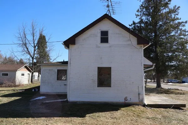 $101,900 | N3806 North 6th Street, Weyerhaeuser, WI 54895