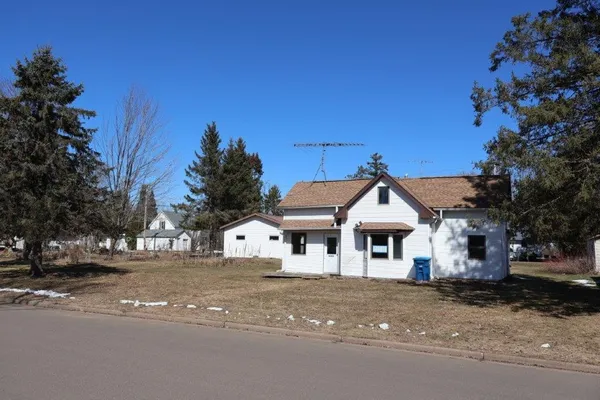 $101,900 | N3806 North 6th Street, Weyerhaeuser, WI 54895