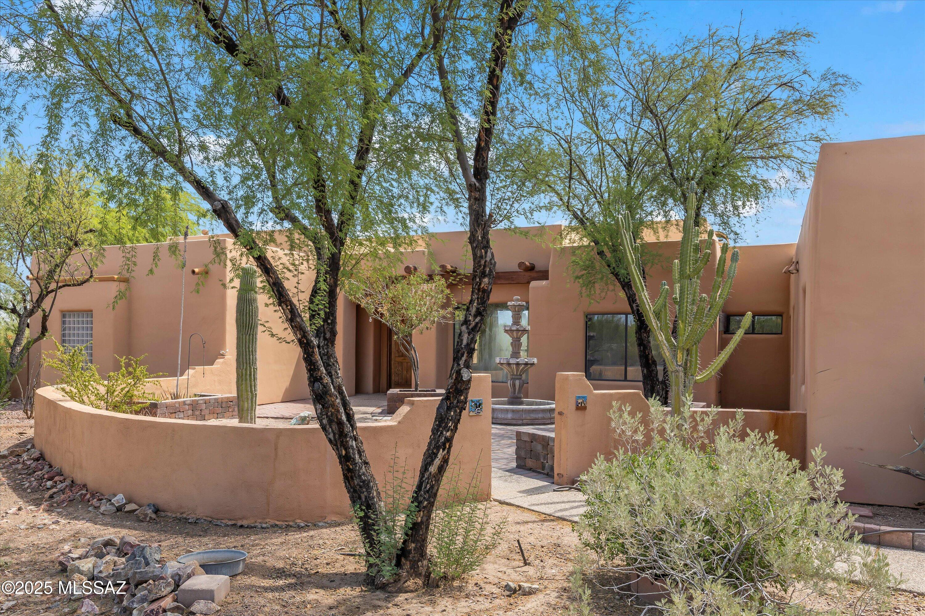 6200 North Abington Road Tucson, AZ 85743 - Photo 2 of 40 01-Front of Home