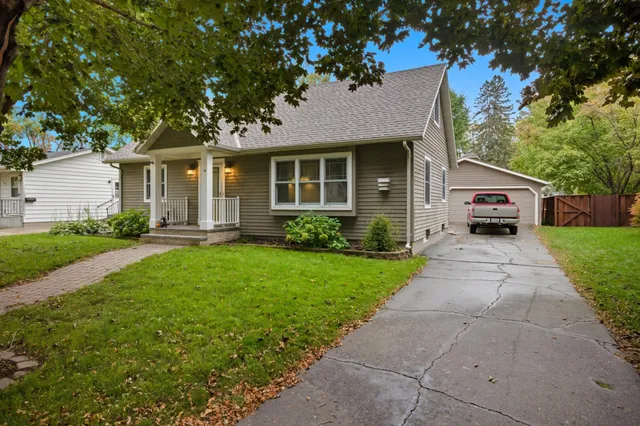 $270,000 | 901 17th Street Southwest, Willmar, MN 56201