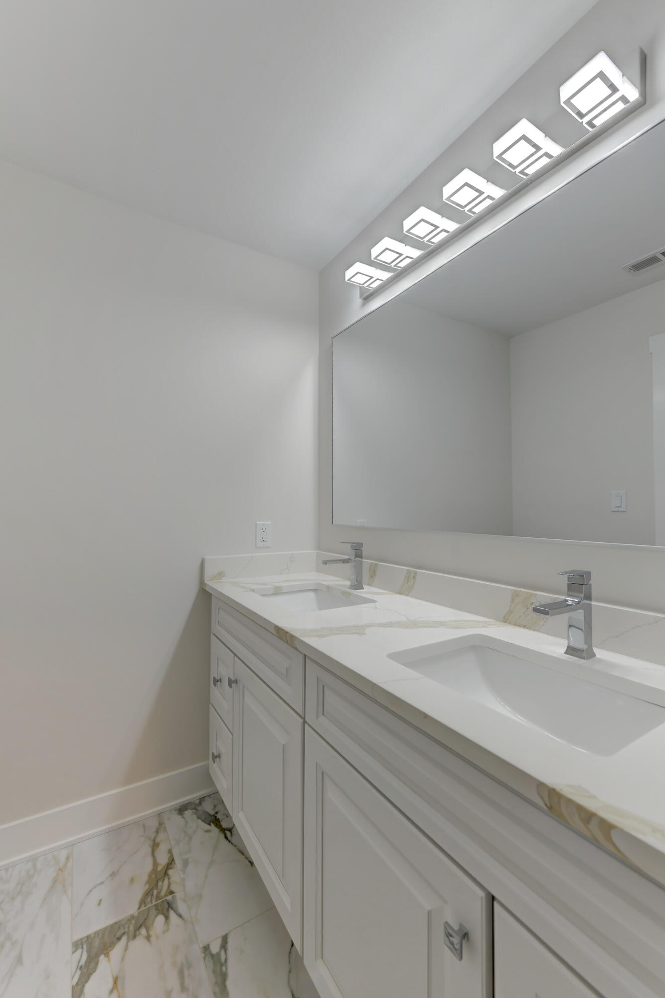 10221 Allison Road Munster, IN 46321 - Photo 23 of 35 1333x2000