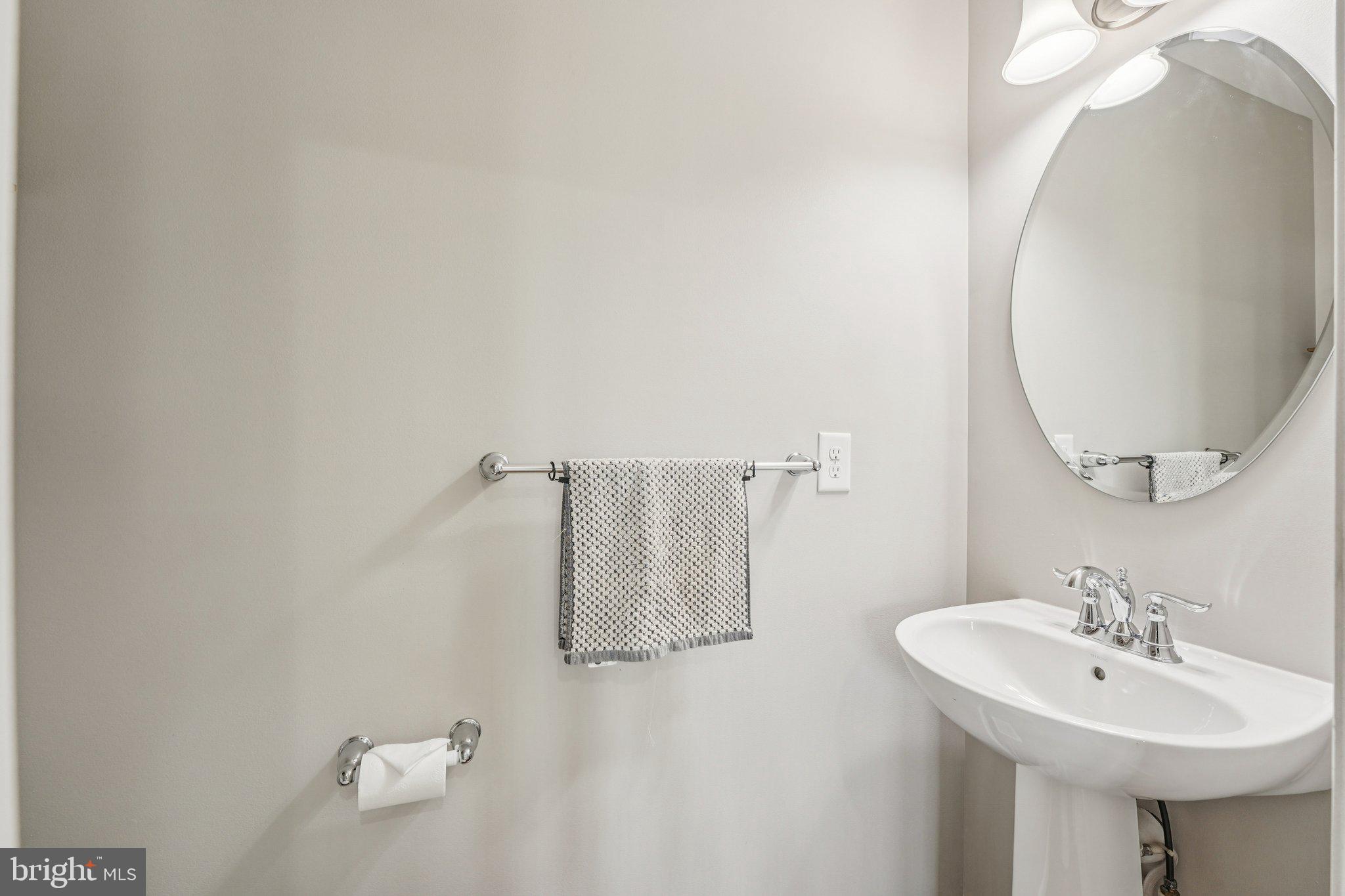 101 Emerson Court Clementon, NJ 08021 - Photo 21 of 44 2nd fl - powder room