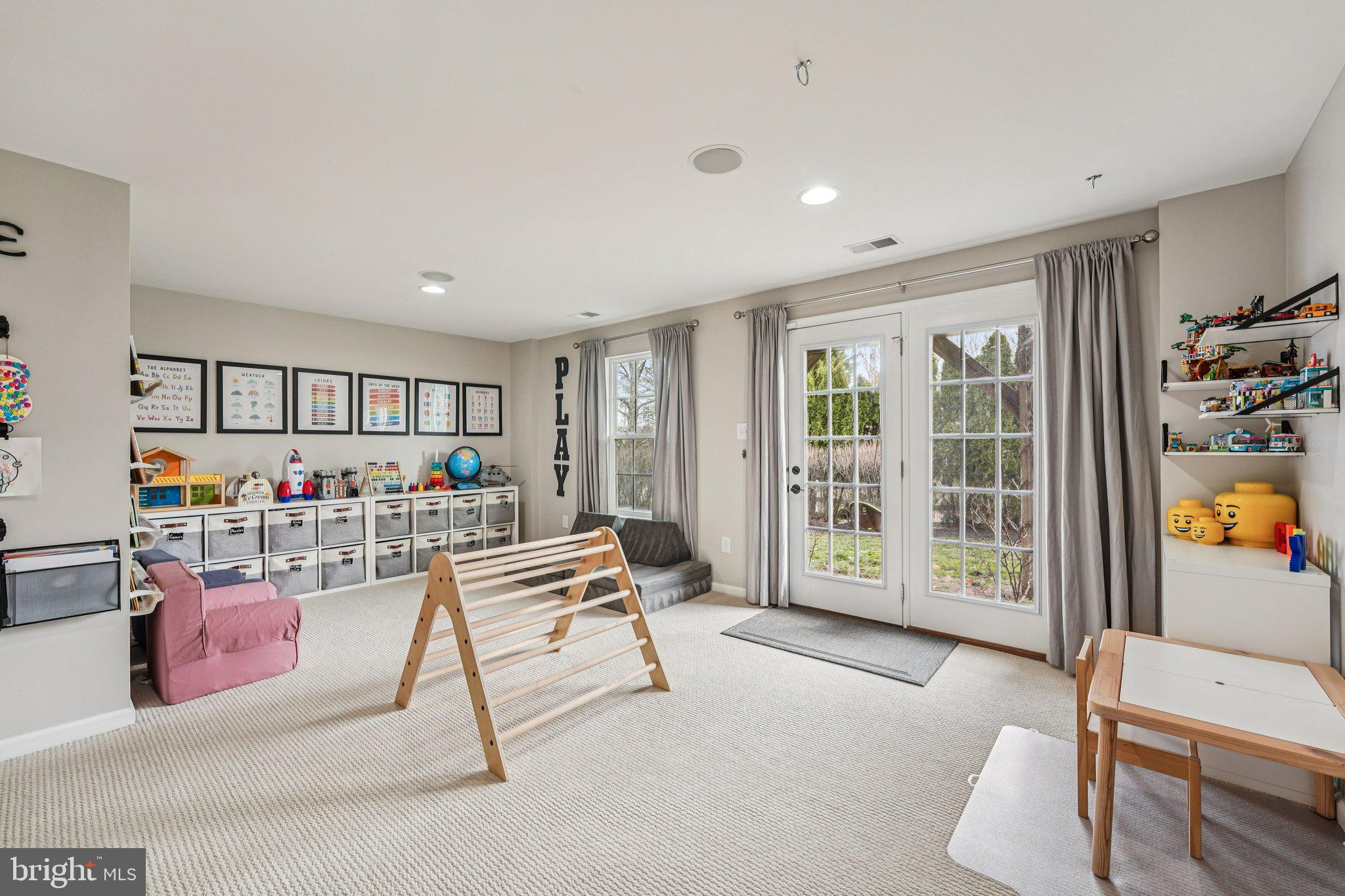 101 Emerson Court Clementon, NJ 08021 - Photo 35 of 44 main fl living