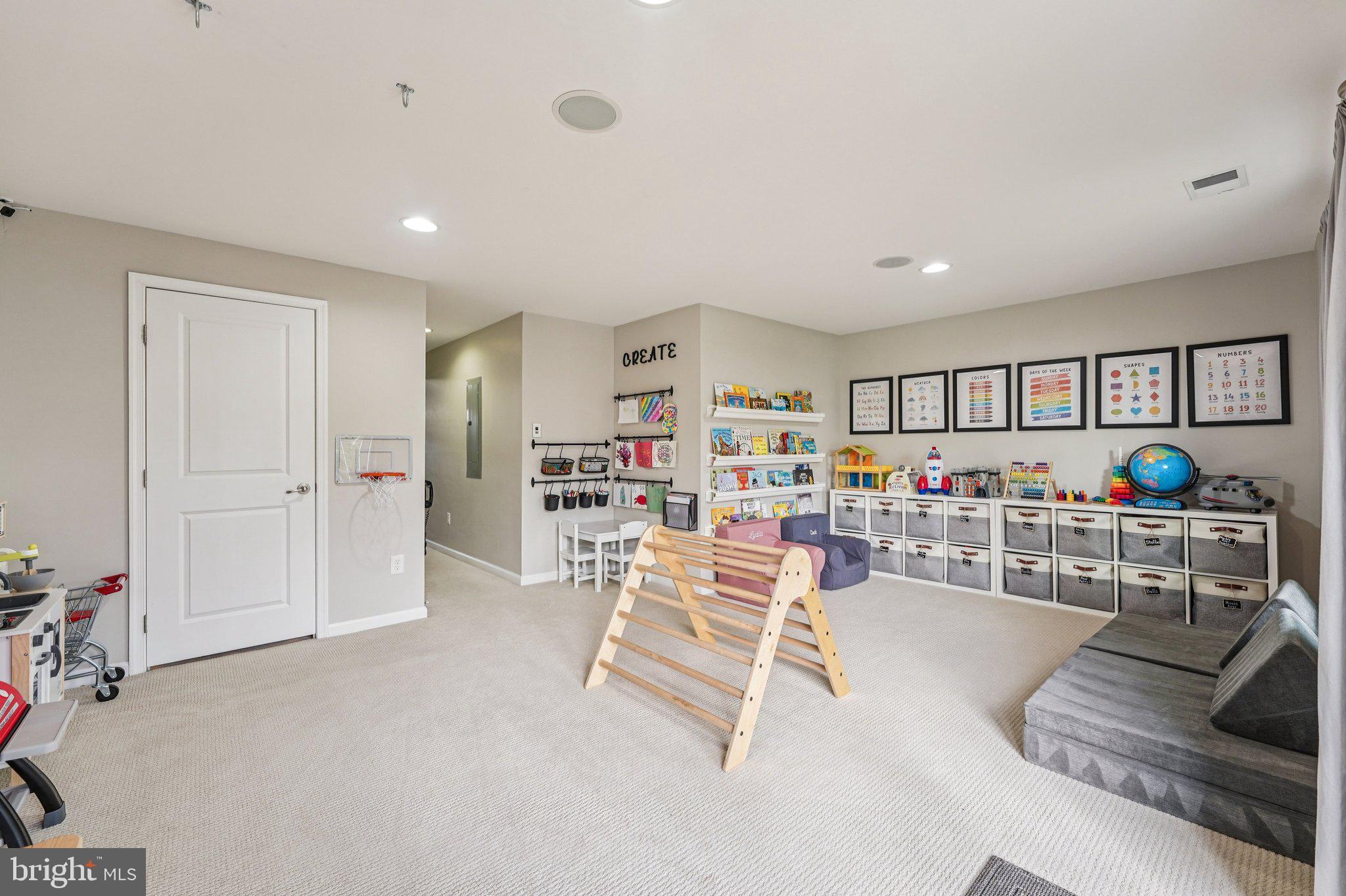 101 Emerson Court Clementon, NJ 08021 - Photo 36 of 44 main fl living