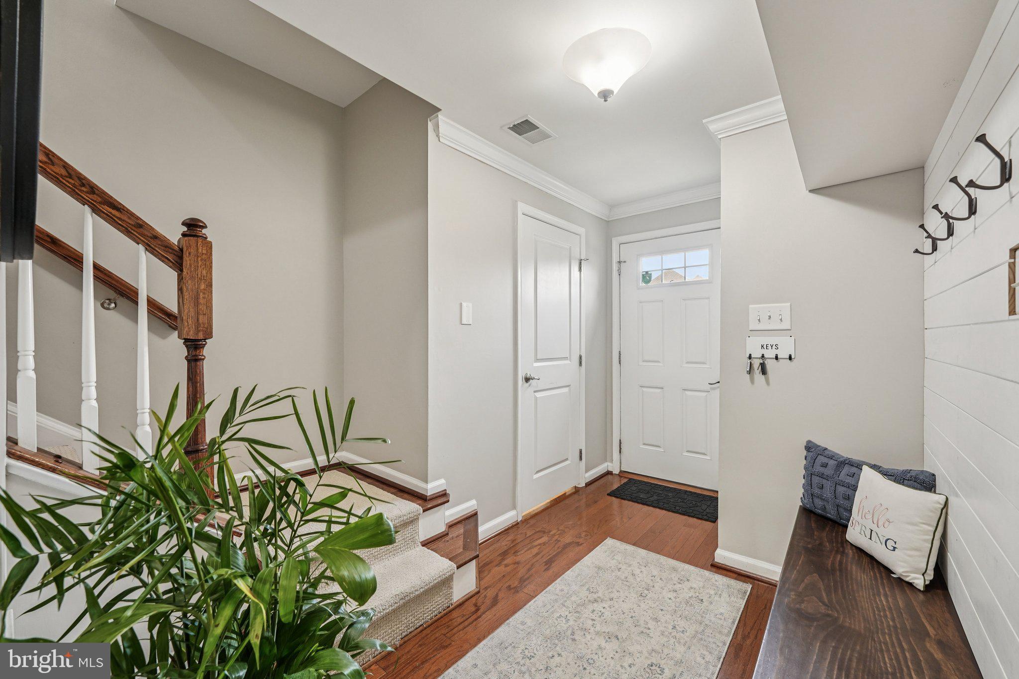 101 Emerson Court Clementon, NJ 08021 - Photo 5 of 44 foyer