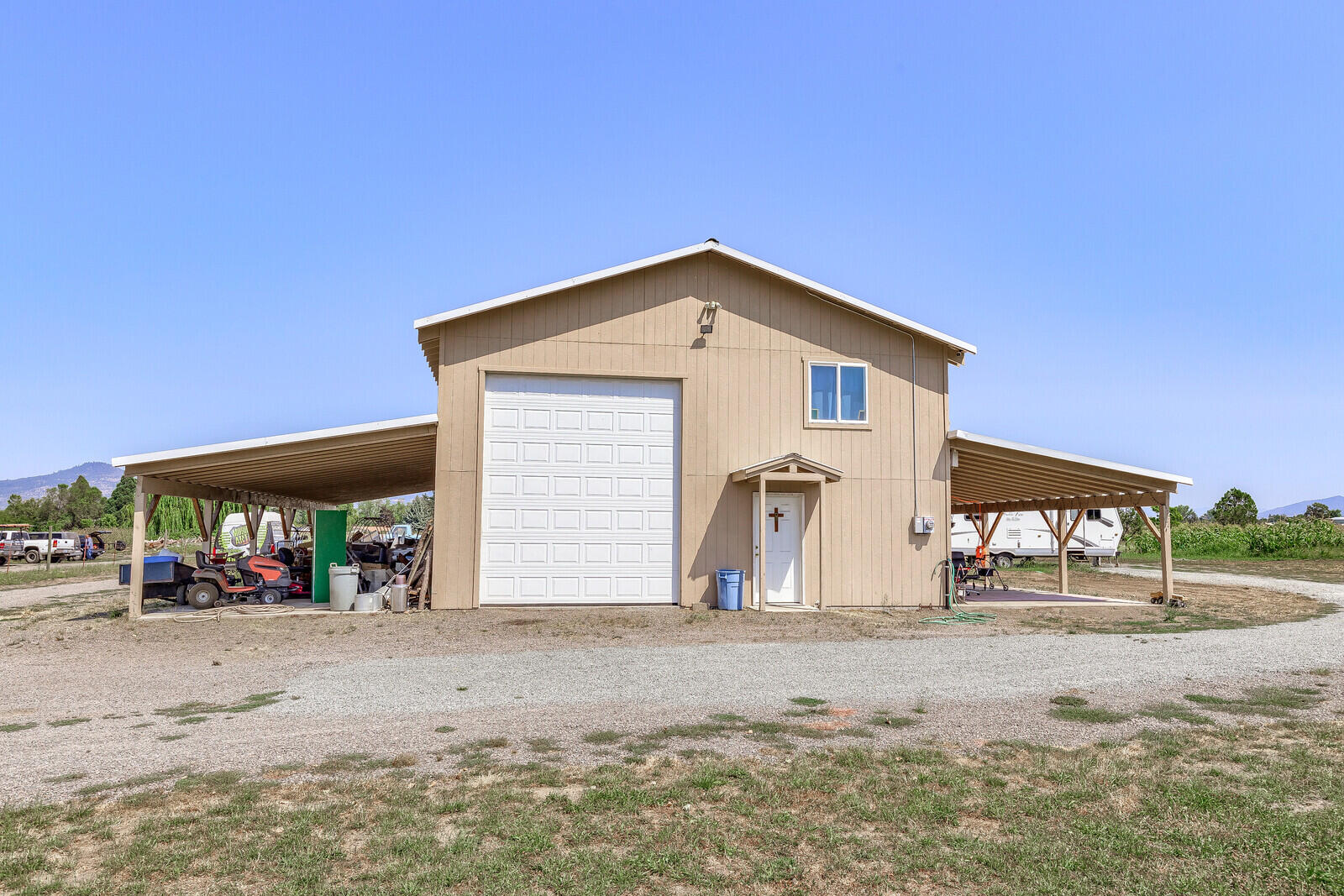 727 Oak Grove Road Medford, OR 97501 - Photo 33 of 43 33-32X60 Shop