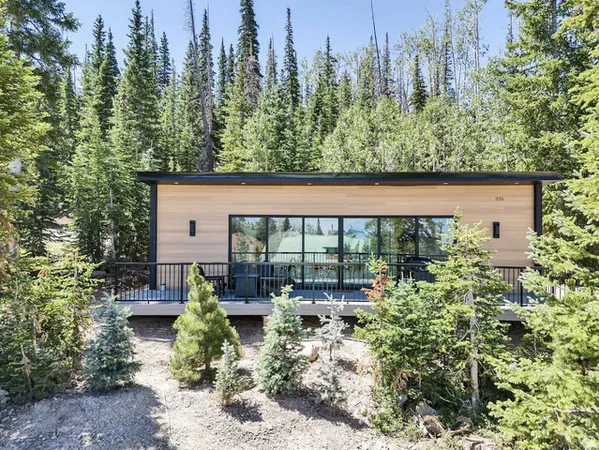 $565,000 | 326 Ridgeview Street, Brian Head, UT 84719