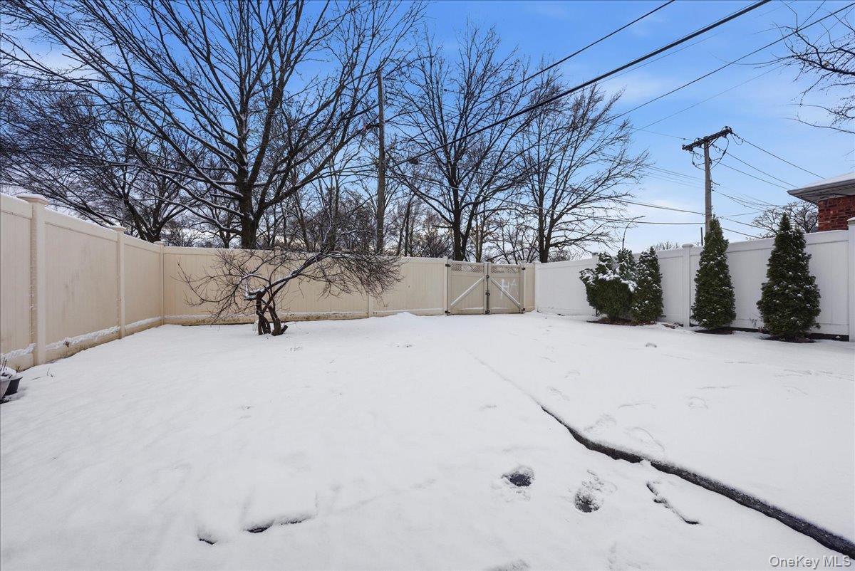 128-66 238th Street Queens, NY 11422 - Photo 24 of 25