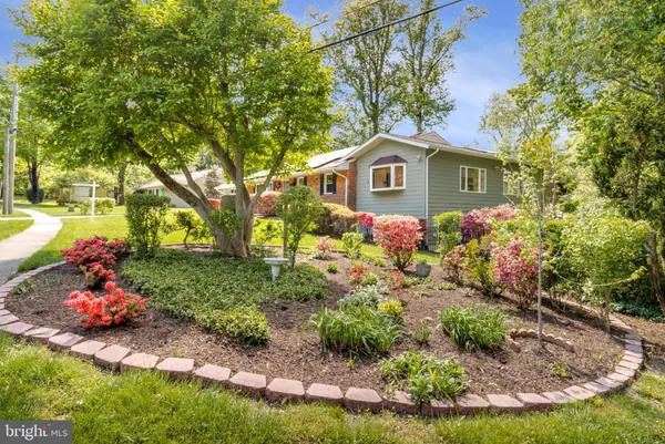 $850,000 | 6400 Julian Street, Springfield, VA 22150