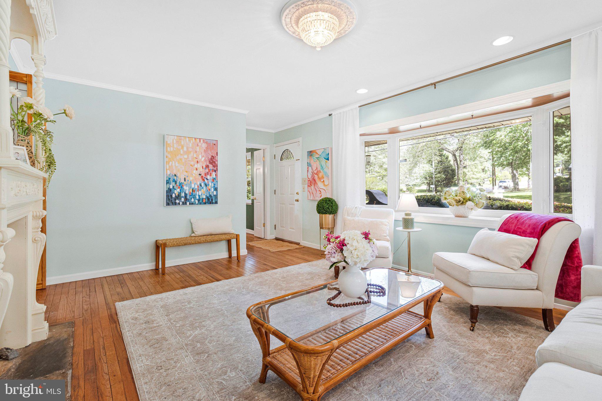 6400 Julian Street Springfield, VA 22150 - Photo 17 of 71 Living Room - Huge Bay Window
