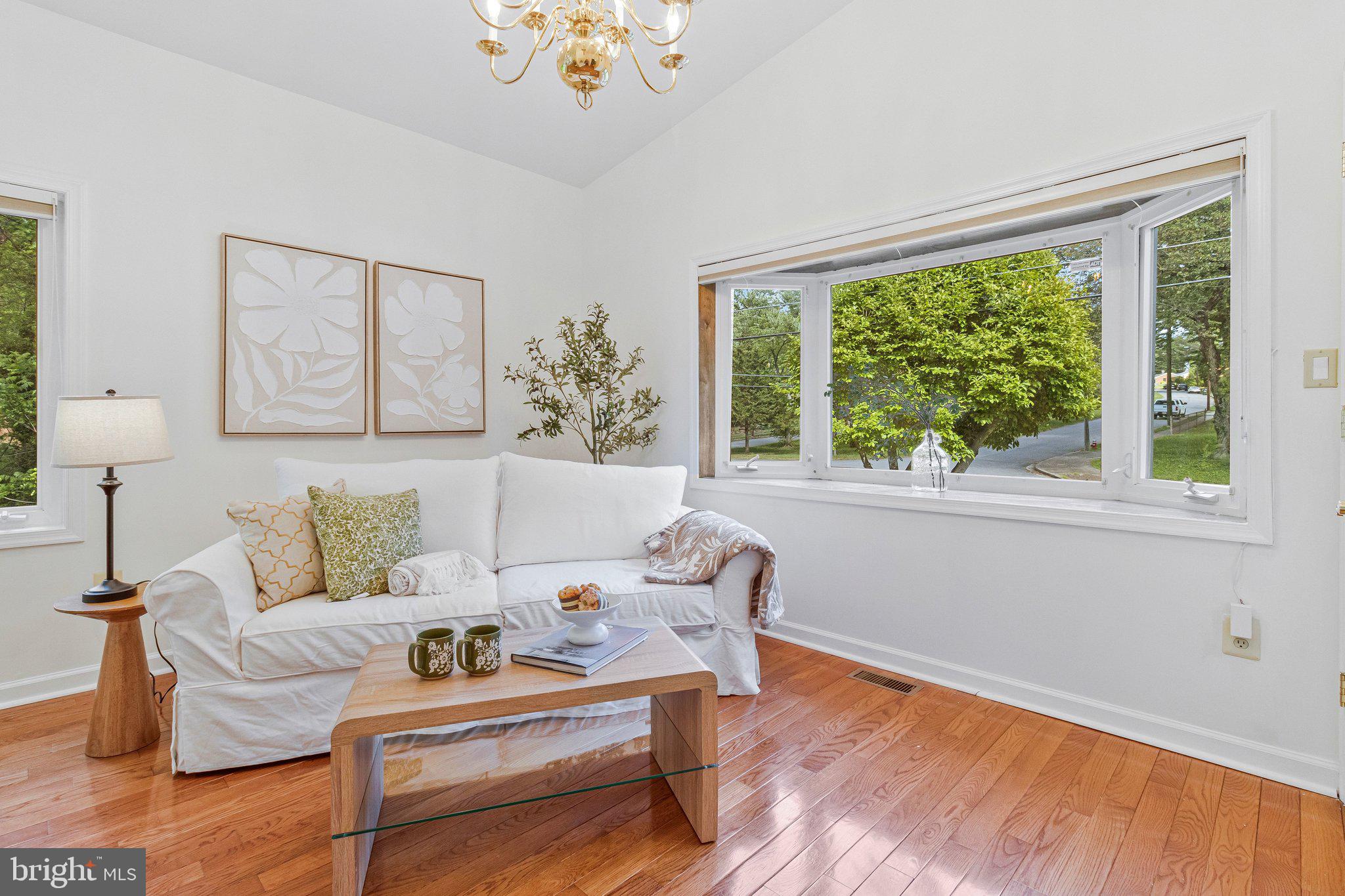 6400 Julian Street Springfield, VA 22150 - Photo 28 of 71 Primary Suite - huge windows