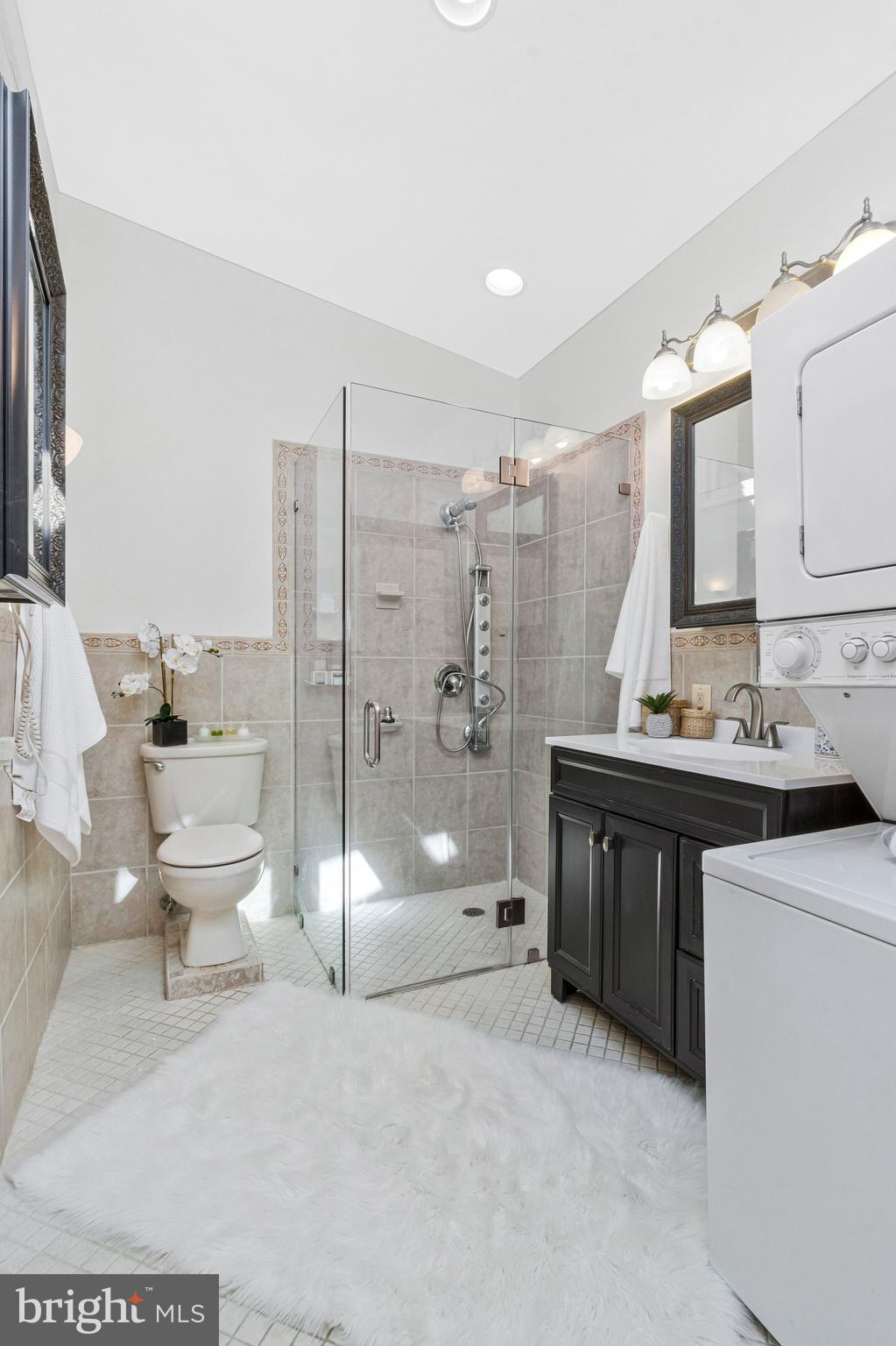 6400 Julian Street Springfield, VA 22150 - Photo 33 of 71 Beautiful Glass Surround - Primary Bathroom