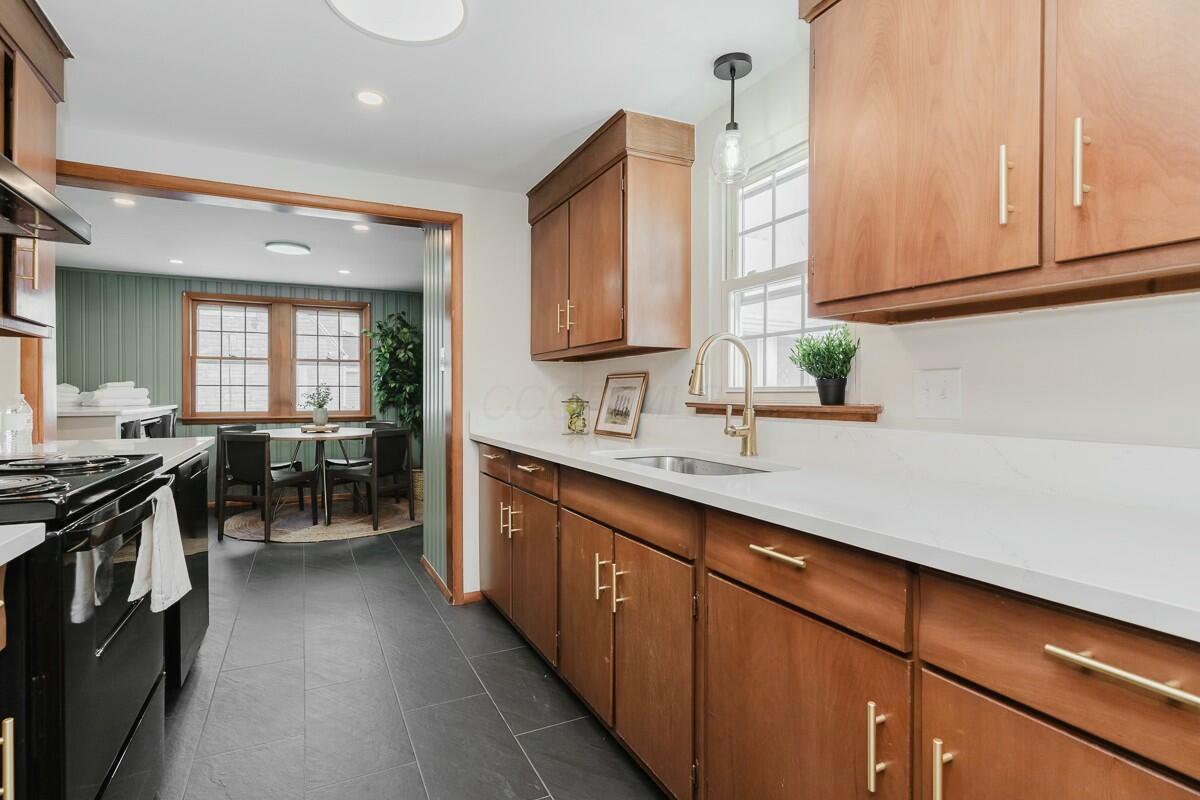790 Bernhard Road Columbus, OH 43213 - Photo 13 of 36 790 Bernhard