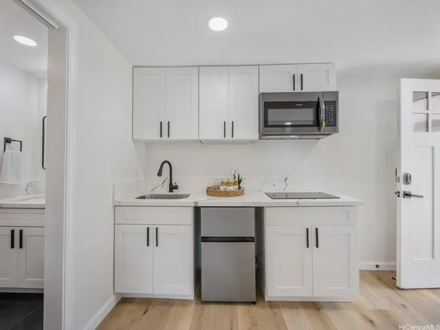 $1,325,000 | 855 Kainoa Place, Honolulu, HI 96821