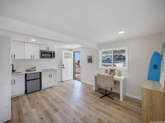 $1,325,000 | 855 Kainoa Place, Honolulu, HI 96821