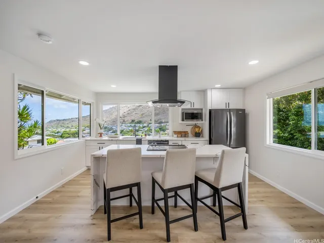 $1,325,000 | 855 Kainoa Place, Honolulu, HI 96821
