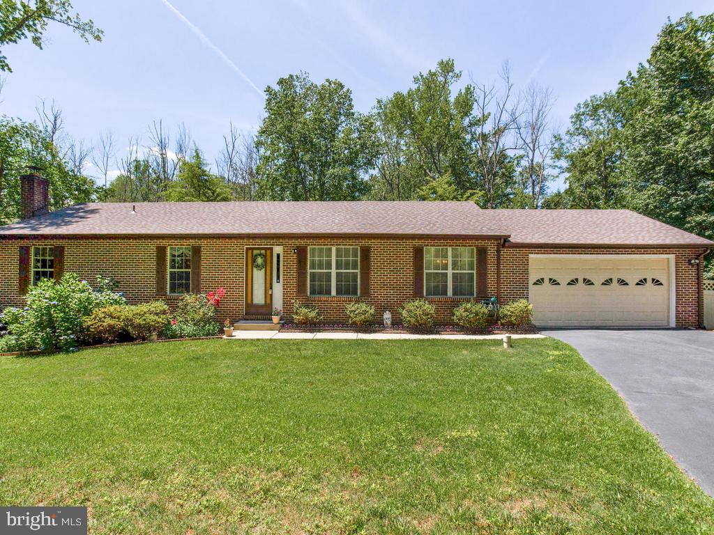 5040 Hardesty Road Sunderland, MD 20689 - Photo 2 of 44 Two car garage