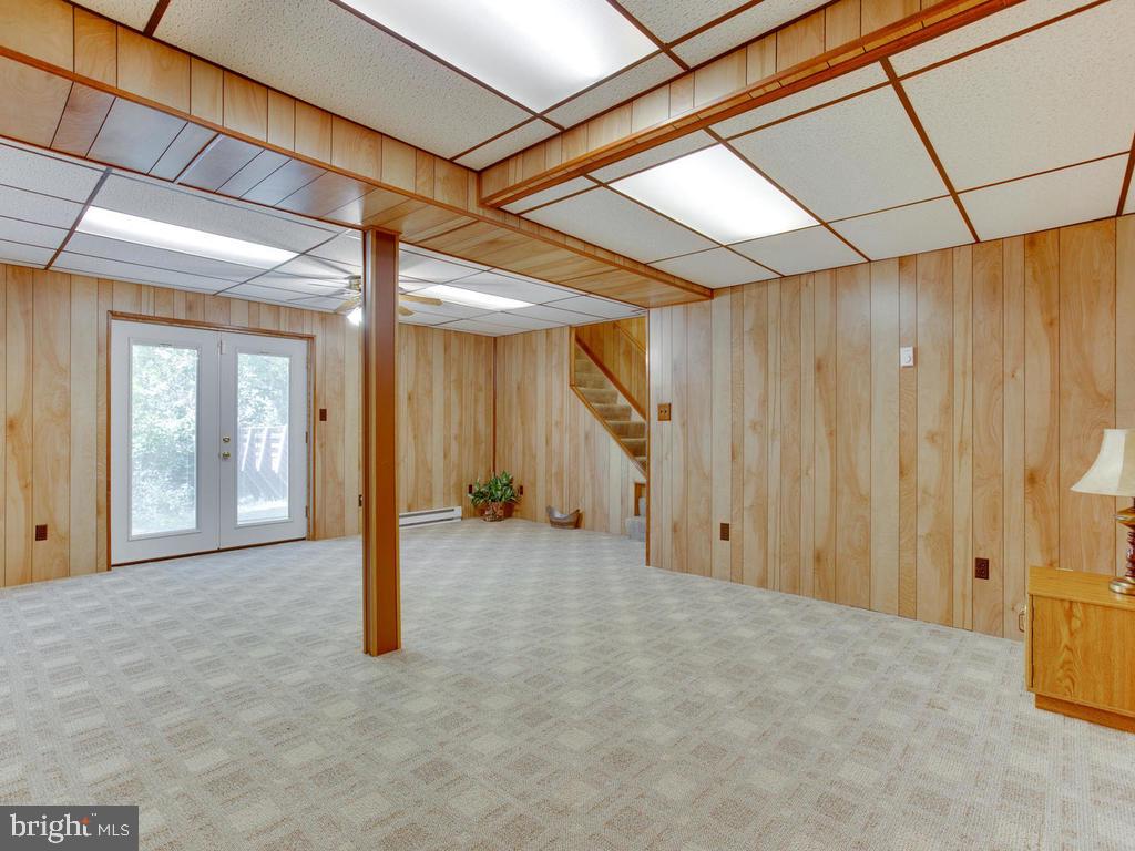 5040 Hardesty Road Sunderland, MD 20689 - Photo 24 of 44 Rec room walk out to pool area