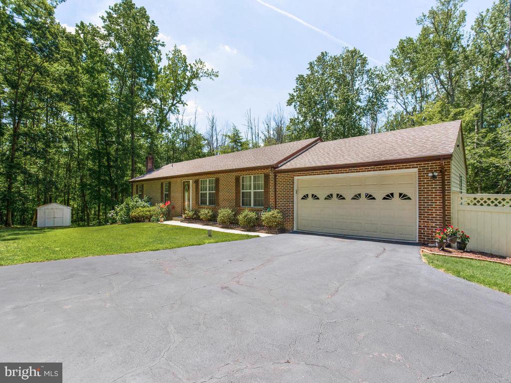 5040 Hardesty Road Sunderland, MD 20689 - Photo 43 of 44 Lots of parking