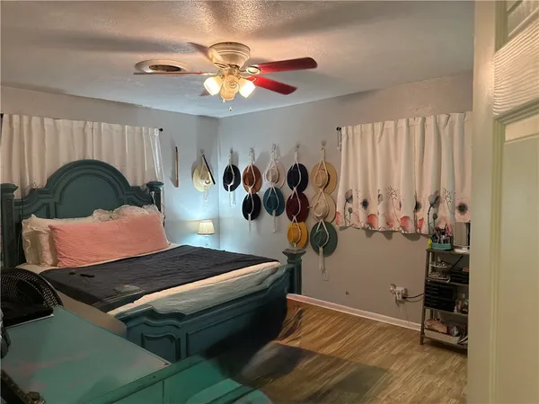 $1,450 | 529 West Ragland Avenue, Kingsville, TX 78363
